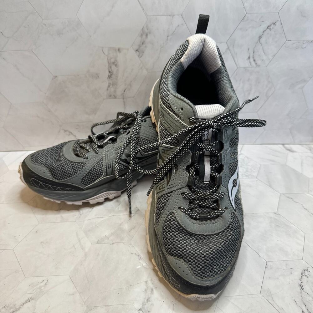 Saucony Grid Escape TR4 S15423-5 Grey Purple Womens Sz 9 Running Shoes in EUC
